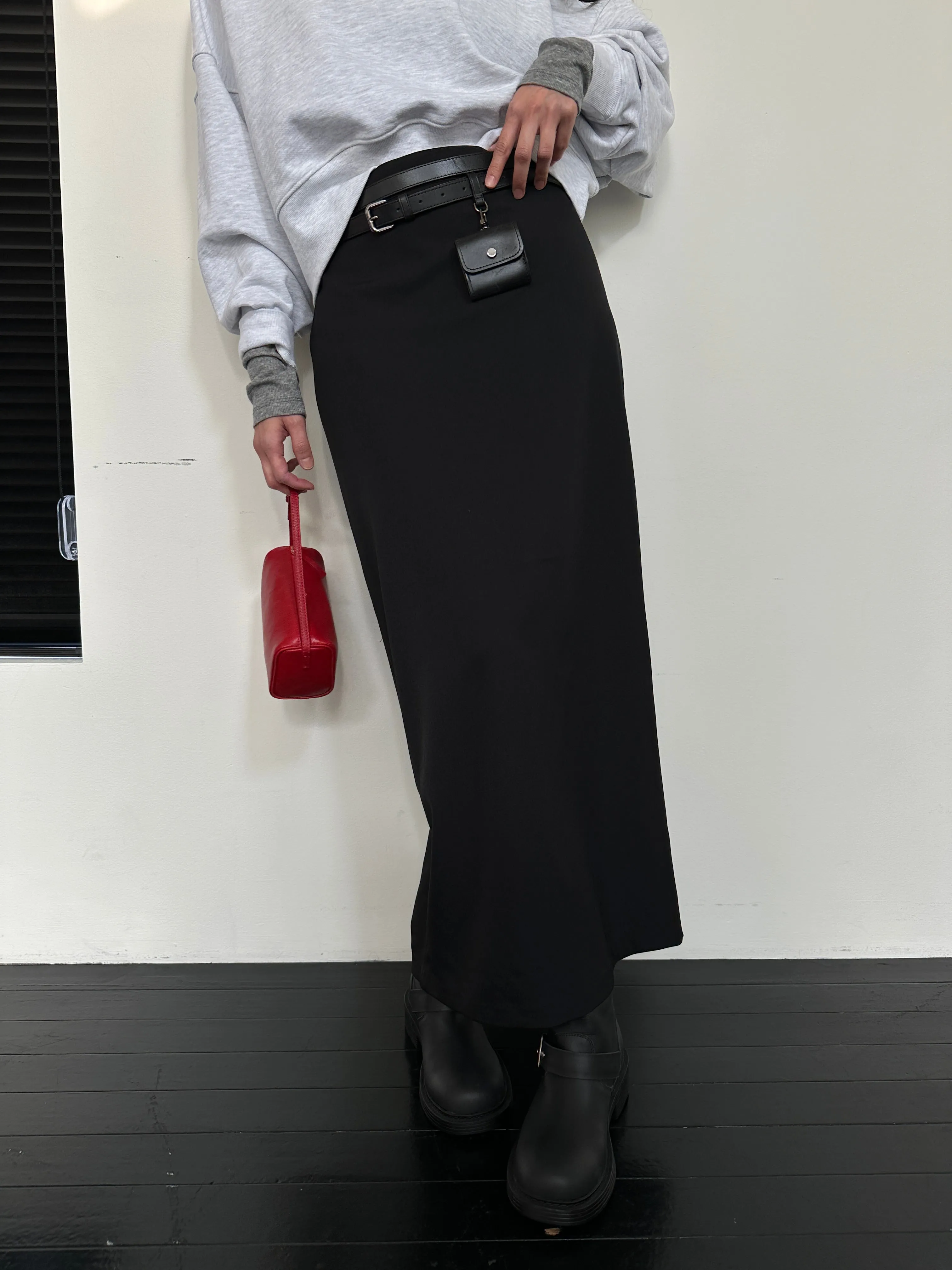 Basic belted pencil skirt