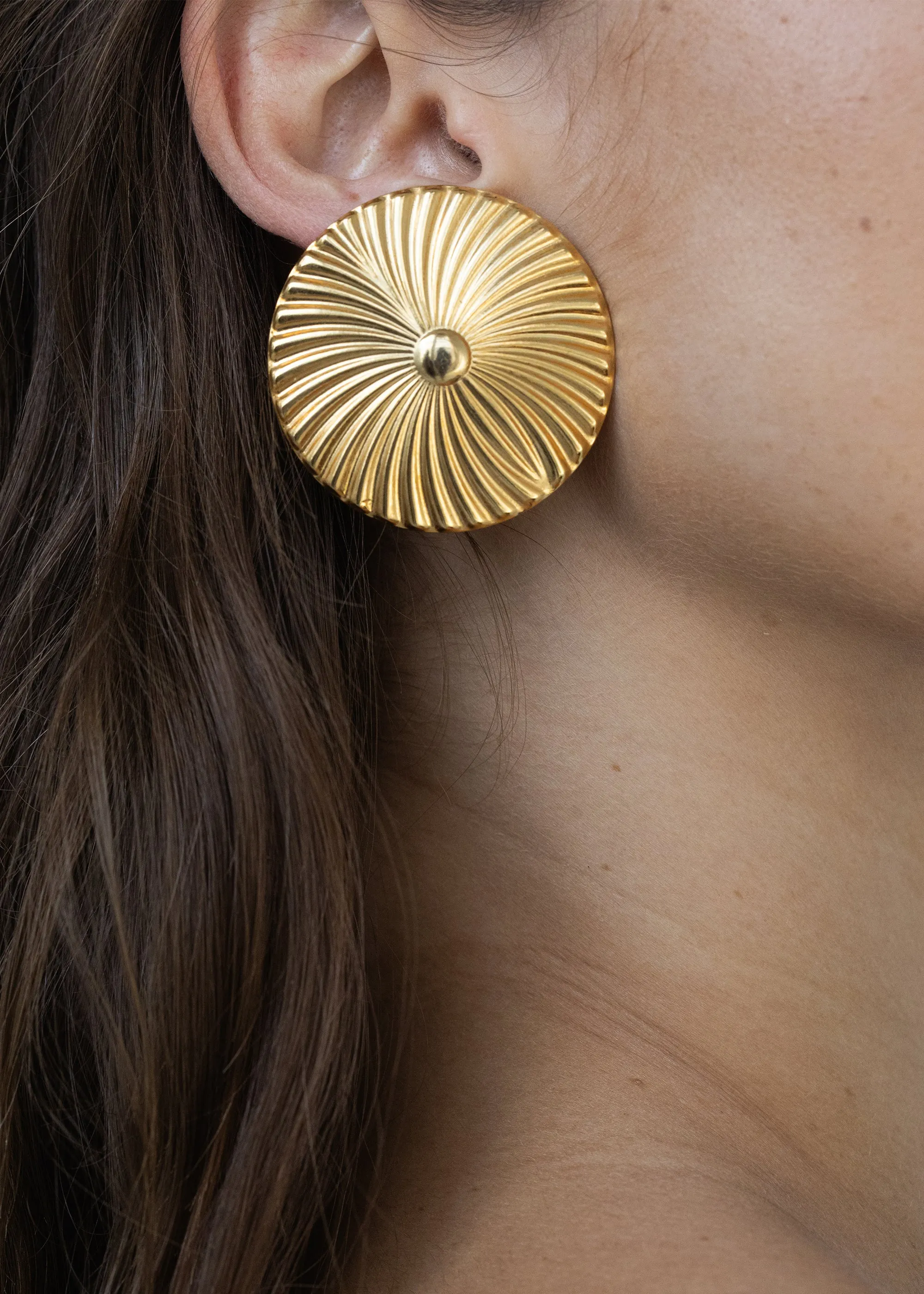 Brissa Stud Earrings -- Gold